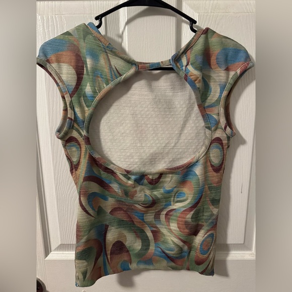 Abstract Swirl Pattern Tank Top - Picture 2 of 2
